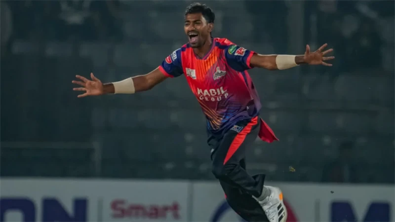 বোলারদের দাপট ও তানজিদ ঝড়ে ঢাকাকে উড়িয়ে প্লে-অফে রাজশাহী