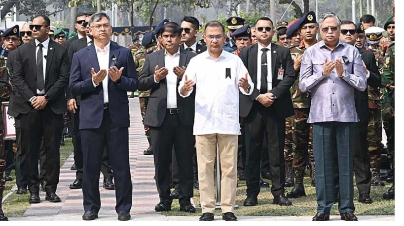 পিলখানা হত্যাকাণ্ডে শহীদদের কবরে রাষ্ট্রপতি ও প্রধানমন্ত্রীর শ্রদ্ধা